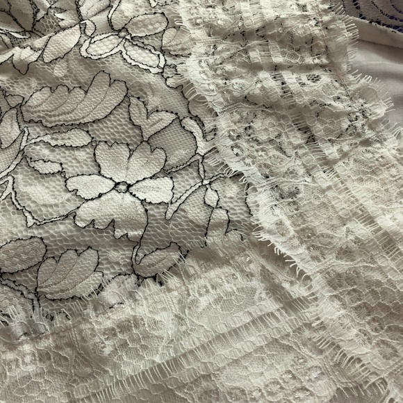 ✨✨Tassels N Lace Floral Lace Cutout Tunic Dress ✨ - Picture 7 of 8